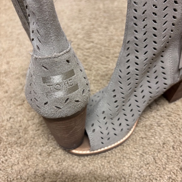 TOMS Majorca Peep Toe Perf Wedges - Picture 2 of 6